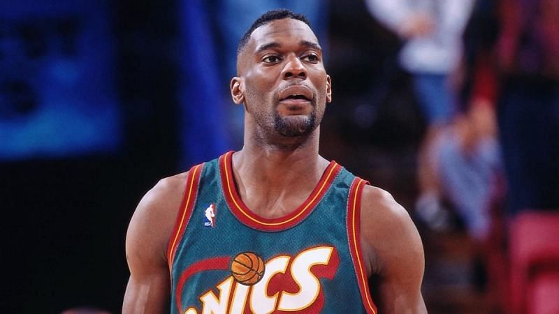 Shawn Kemp playing for the Seattle Supersonics