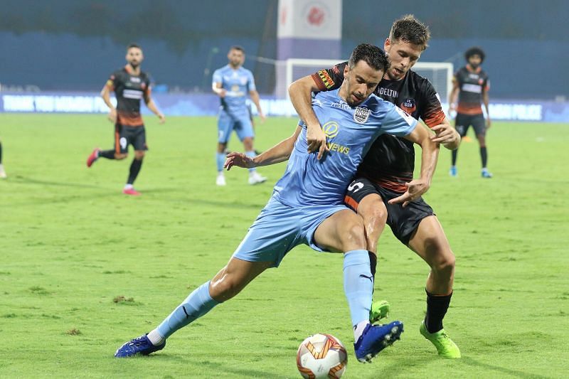 Hernan Santana produced a commanding performance in the back helping Mumbai City FC keep a clean sheet against FC Goa in their ISL second leg semi-finals (Image Courtesy: ISL Media)