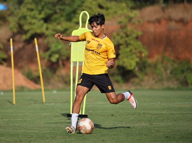 Hitesh Sharma in training. (Image: Hyderabad FC)