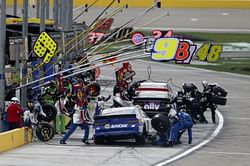 Chase Elliott spins, makes amazing save in NASCAR race at Las Vegas