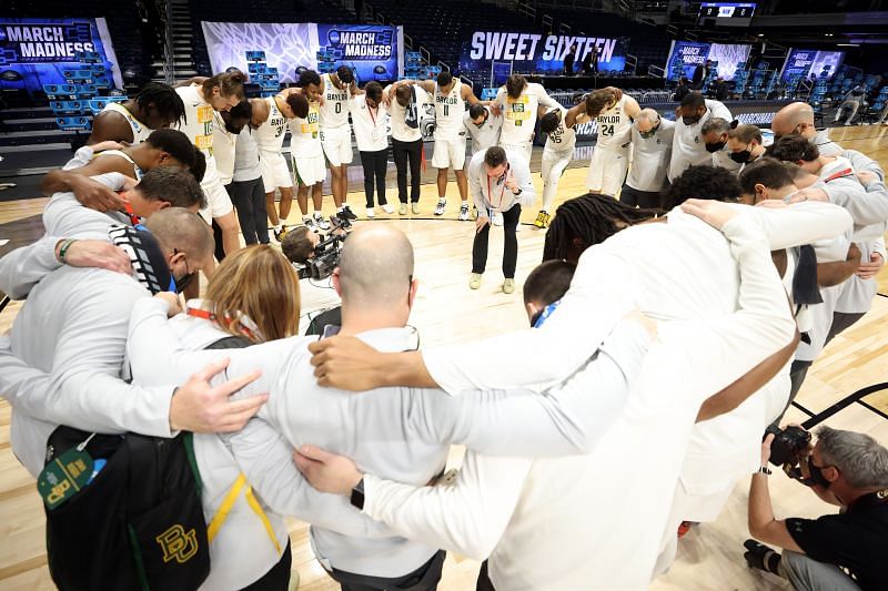 The Baylor Bears celebrate a Sweet Sixteen victory.