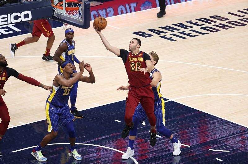 Larry Nance Jr #22 of the Cleveland Cavaliers shoots the ball