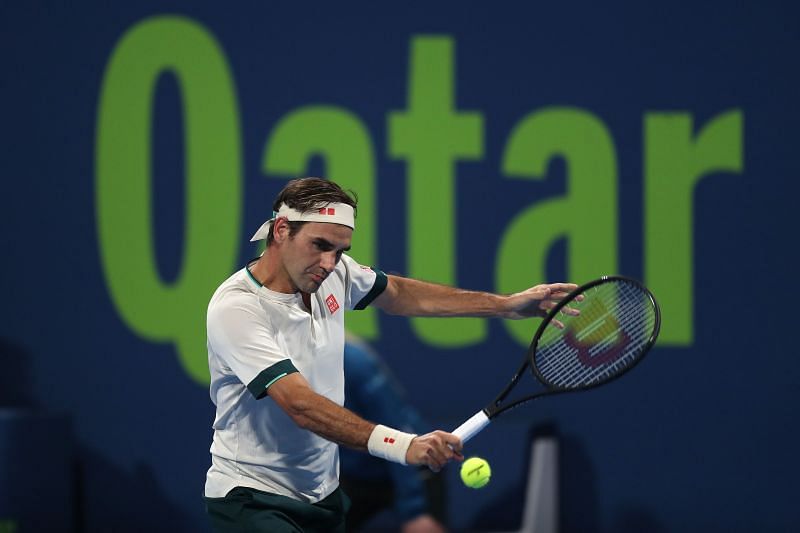 Roger Federer plays a backhand slice