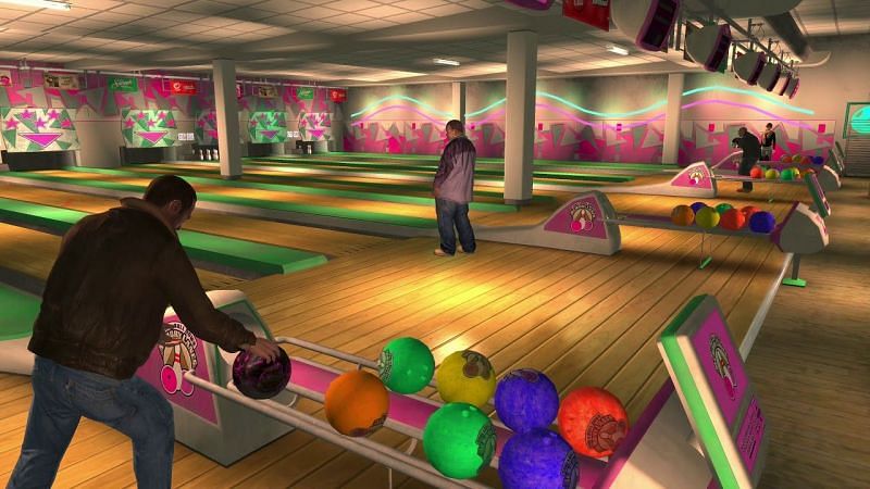 Bowling fans will be disappointed that they can&#039;t do Roman&#039;s favorite pastime in GTA 5 (Image via Tech &amp; Nostalgia Kingdom, YouTube)