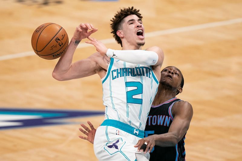 LaMelo Ball (#2) against the LA Clippers.