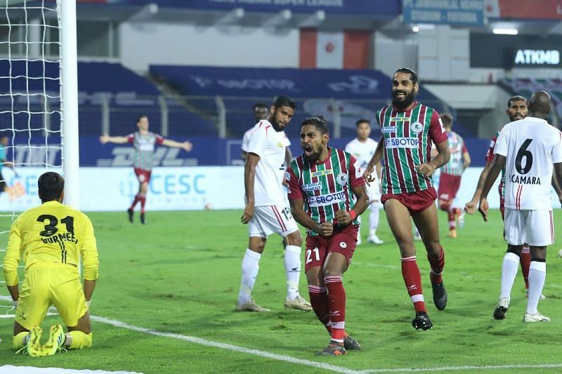 ATK Mohun Bagan FC won 2-0 in their first meeting with NorthEast United FC (Image courtesy: ISL)