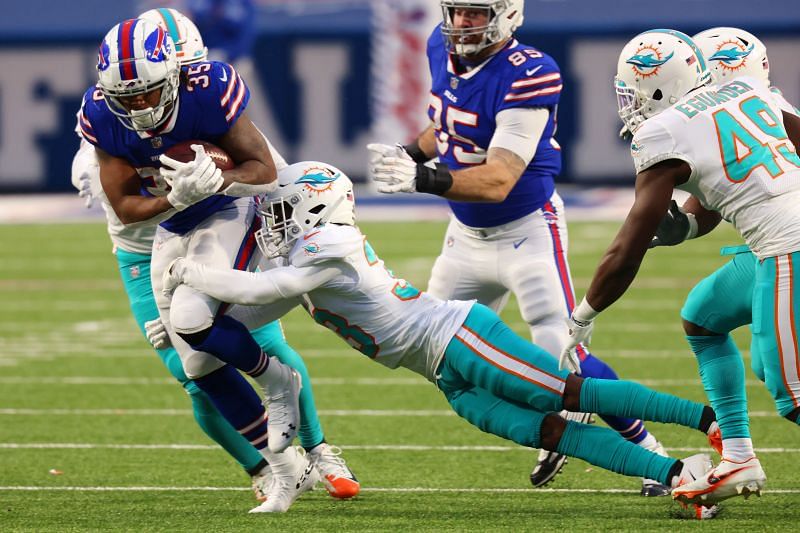 Buffalo Bills RB Antonio Williams gained yardage against the Miami Dolphins. Photo/Getty Images