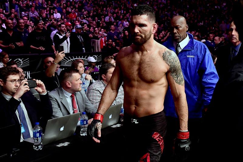 Chris Weidman's wife thanks 'UFC family' following surgery