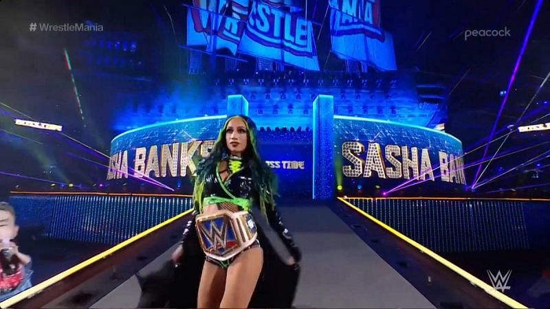 Which WWE Hall of Famer believes Sasha Banks is the GOAT of this era?