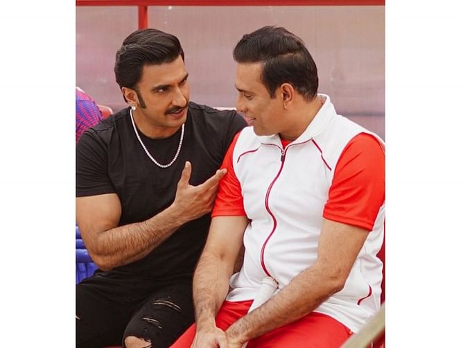 वेरी वेरी स्‍पेशल जेंटलमैन: रणवीर सिंह ने वीवीएस लक्ष्‍मण के साथ शूटिंग के बाद पोस्‍ट शेयर किया