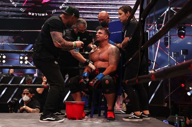 Watch: Frank Mir had his daughter, Isabella Mir, in his corner for his boxing debut on Triller