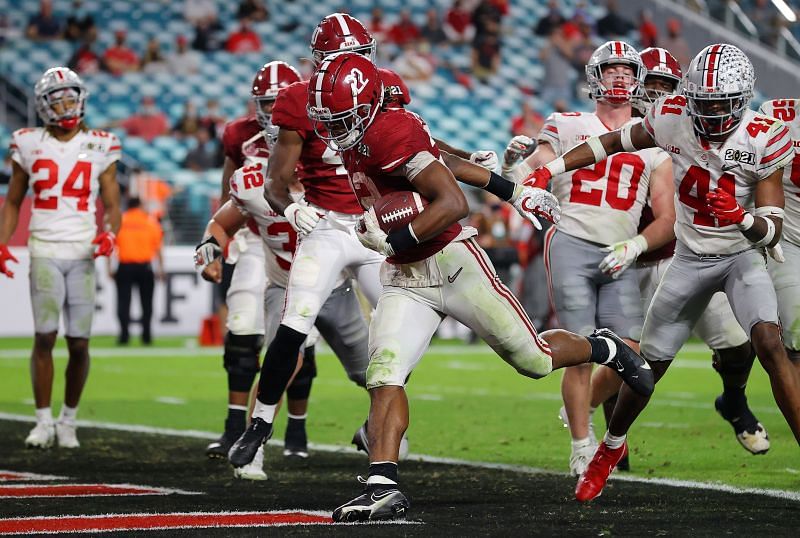 Alabama running back Najee Harris rushes for a touchdown during the College Football Playoff National Championship game against the Ohio State Buckeyes on Jan. 11, 2021.