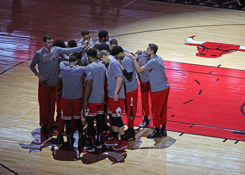 Chicago Bulls team huddle