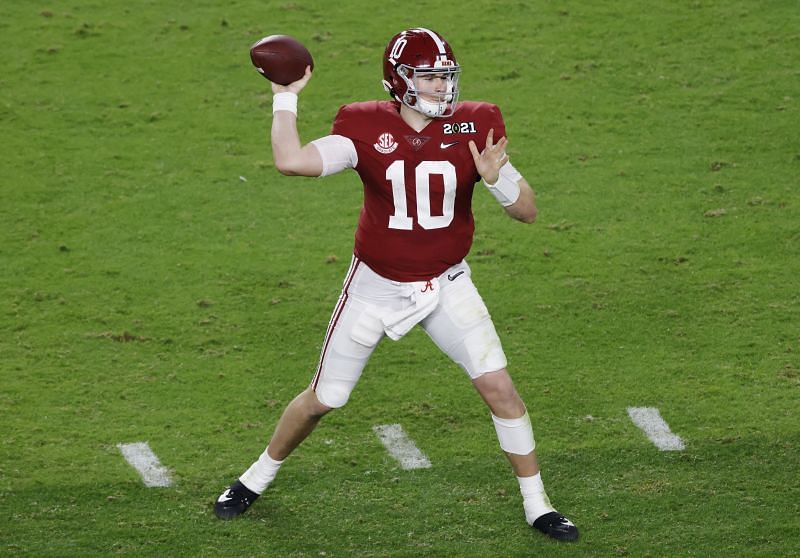 Alabama quarterback Mac Jones looks to pass against Ohio State during the College Football Playoff National Championship on Jan. 11, 2020.