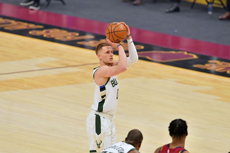 Donte DiVincenzo #0 of the Milwaukee Bucks in action