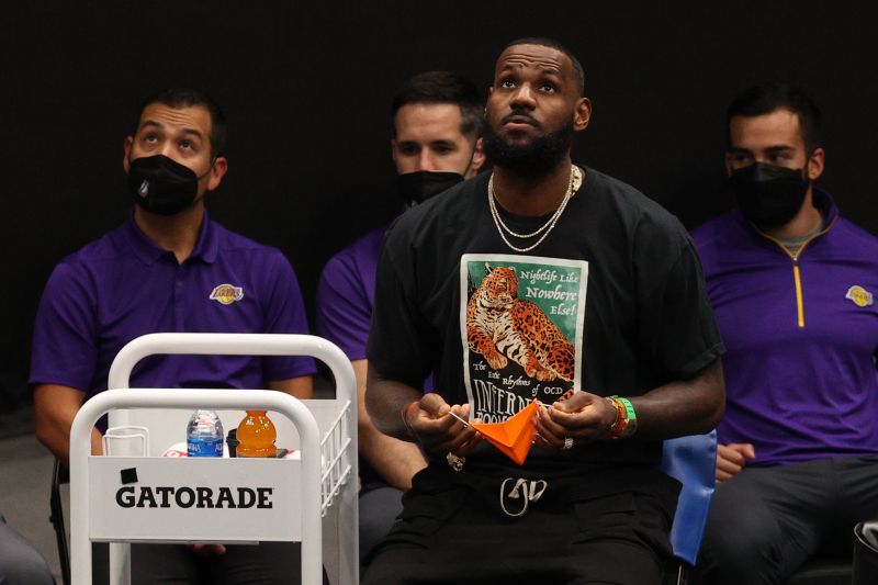 LeBron James provides hilarious response to fan who calls ...