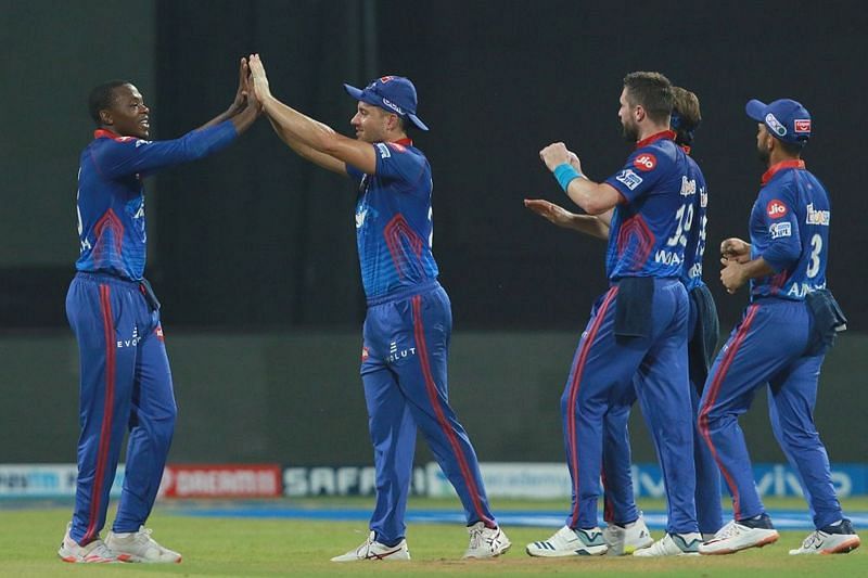 Rabada(L) bowled well on his return to the side. (Image Courtesy: IPLT20.com)
