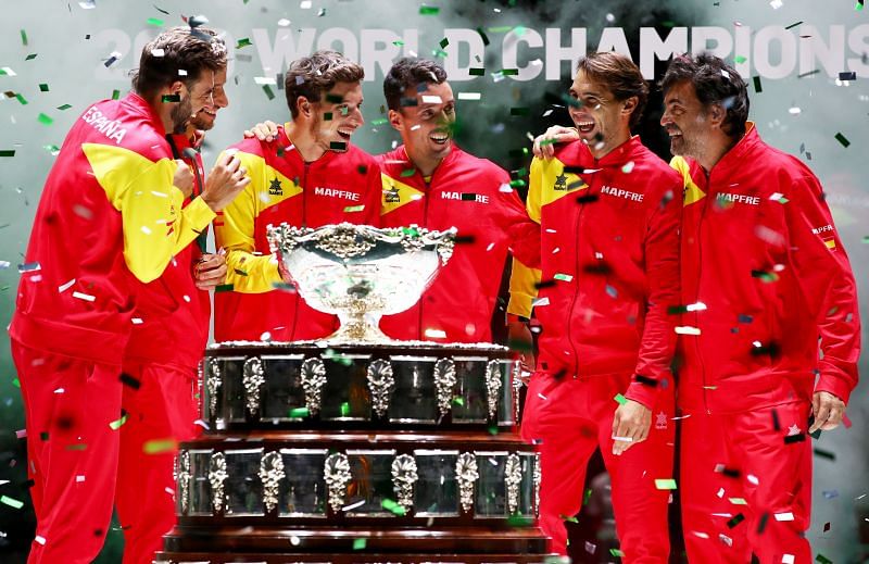 Rafael Nadal and Team Spain pose with the Davis Cup trophy
