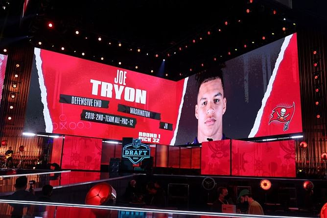 NFL Draft 2021: Tampa Bay Buccaneers select LB Joe Tryon with the 32nd overall pick