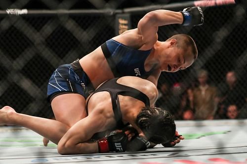 Rose Namajunas unleashes hammer fists on Zhang Weili