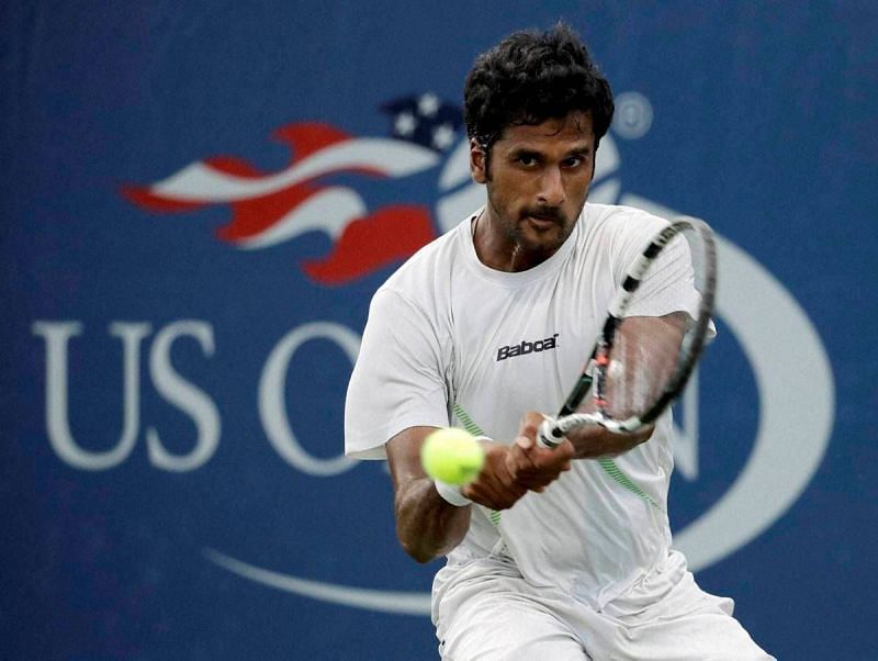 Saketh Myneni returns a ball at the 2016 US Open