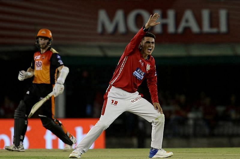 Aakash Chopra wants the Sunrisers Hyderabad to include Mujeeb Ur Rahman in their playing XI