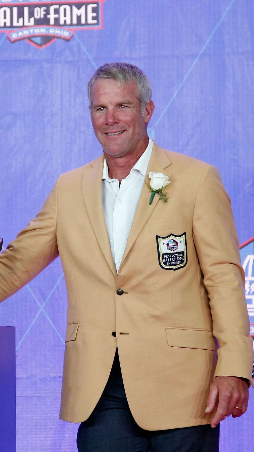 QB Brett Favre enters the Hall of Fame