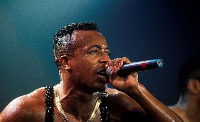 Grammy-winning artist MC Hammer praises WWE Superstar