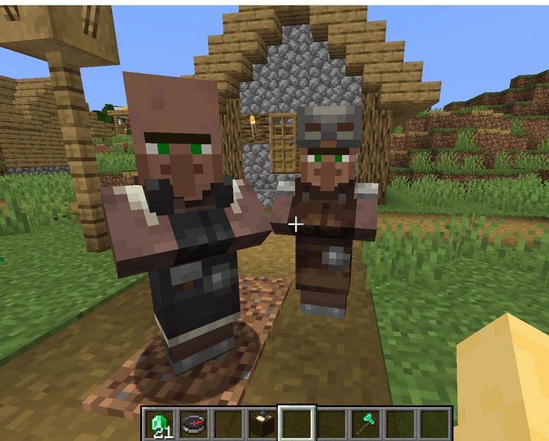 Trading with villagers (Image via 10roar)
