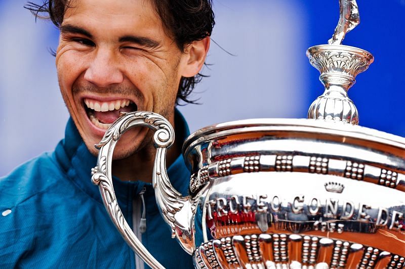 Rafael Nadal with the 2013 Barcelona Open trophy