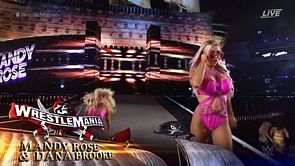 Former champion praises Mandy Rose after embarrassing WrestleMania slip