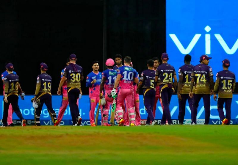 RR and KKR players shake hands after the game