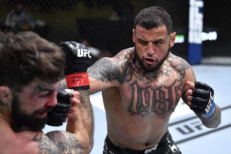 Daniel Rodriguez basically dismantled UFC veteran Mike Perry.