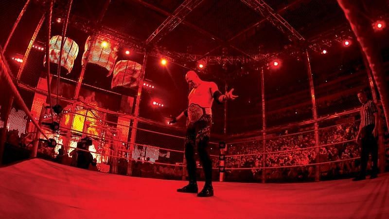 WWE हेवीवेट चैंपियन केन