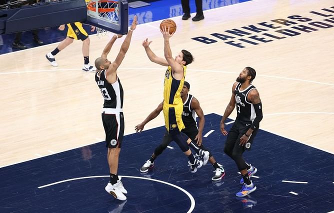 LA Clippers rising on the betting charts as championship favorites, Wilson Chandler signs world's first virtual shoe deal | NBA News Roundup