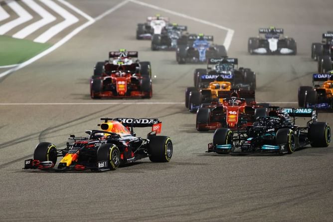 How many races are there in Formula 1?