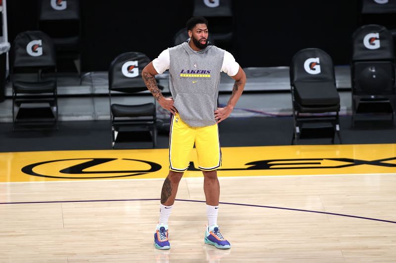 Anthony Davis #3 works out prior to a game