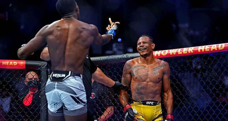 Randy Brown taunted Alex Oliveira with middle fingers at UFC 261