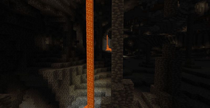 Axolotls and glow squids now spawn in underground water sources (Image via Minecraft)