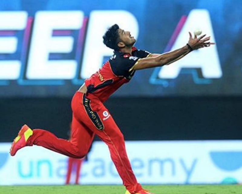 The first week of IPL has seen many brilliant catches. We take a look at the 5 best ones.