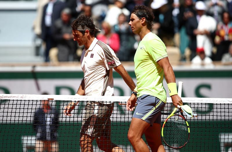 Roger Federer (L) and Rafael Nadal