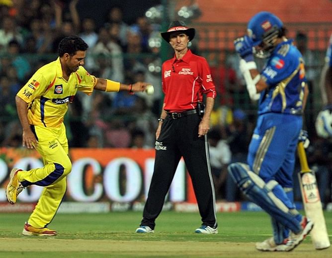 "Look to deceive him in flight" - Shadab Jakati reveals Dhoni's plan to dismiss Tendulkar in IPL 2010 final [Exclusive]