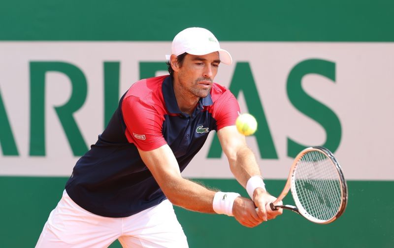 Jeremy Chardy plays a backhand