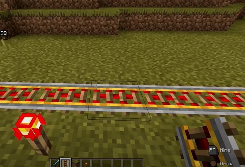 Powered rails in Minecraft (Image via minecrafthowto2.wordpress.com)