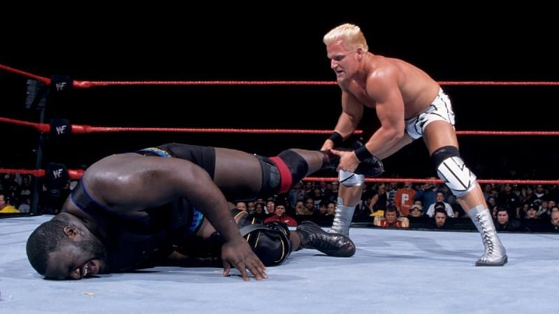 Jeff Jarrett vs. Mark Henry at WWE RAW.