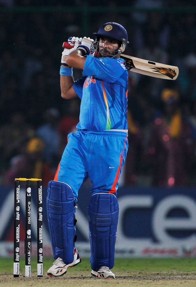 युवराज सिंह ने ऑलराउंड प्रदर्शन करते हुए दो विकेट लिए और शानदार अर्धशतकीय पारी खेली, उन्हें प्लेयर ऑफ द मैच चुना गया था