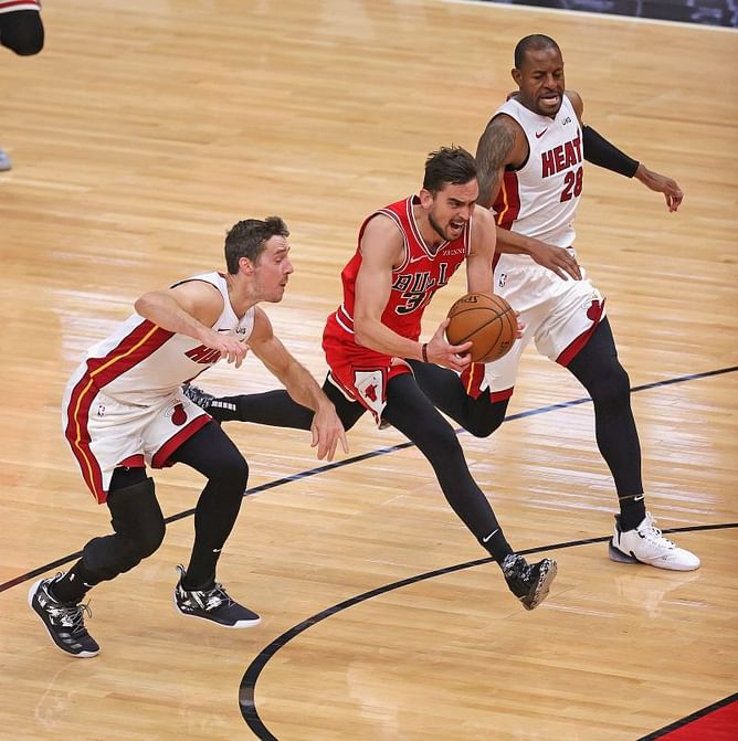 Chicago Bulls vs Miami Heat Prediction & Match Preview - April 26th, 2021 | NBA Season 2020-21