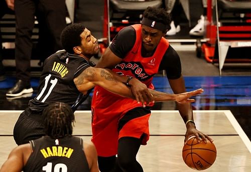 Pascal Siakam attacks the rim