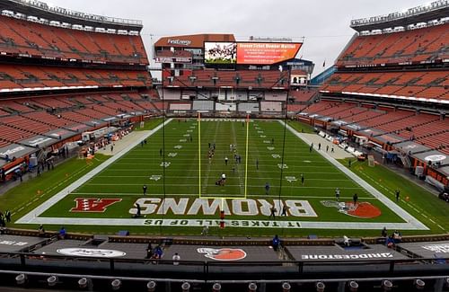 Pittsburgh Steelers v Cleveland Browns