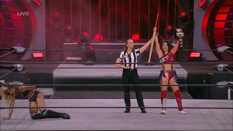 Hikaru Shida and Tay Conti stole the night on this week&#039;s AEW Dynamite!